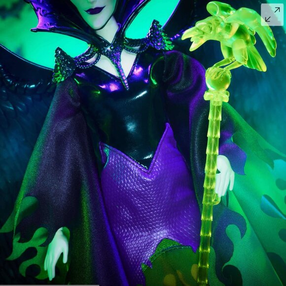 Mattel Creations - Disney Collector DARKNESS DESCENDS SERIES - Maleficent Doll - Picture 14 of 16